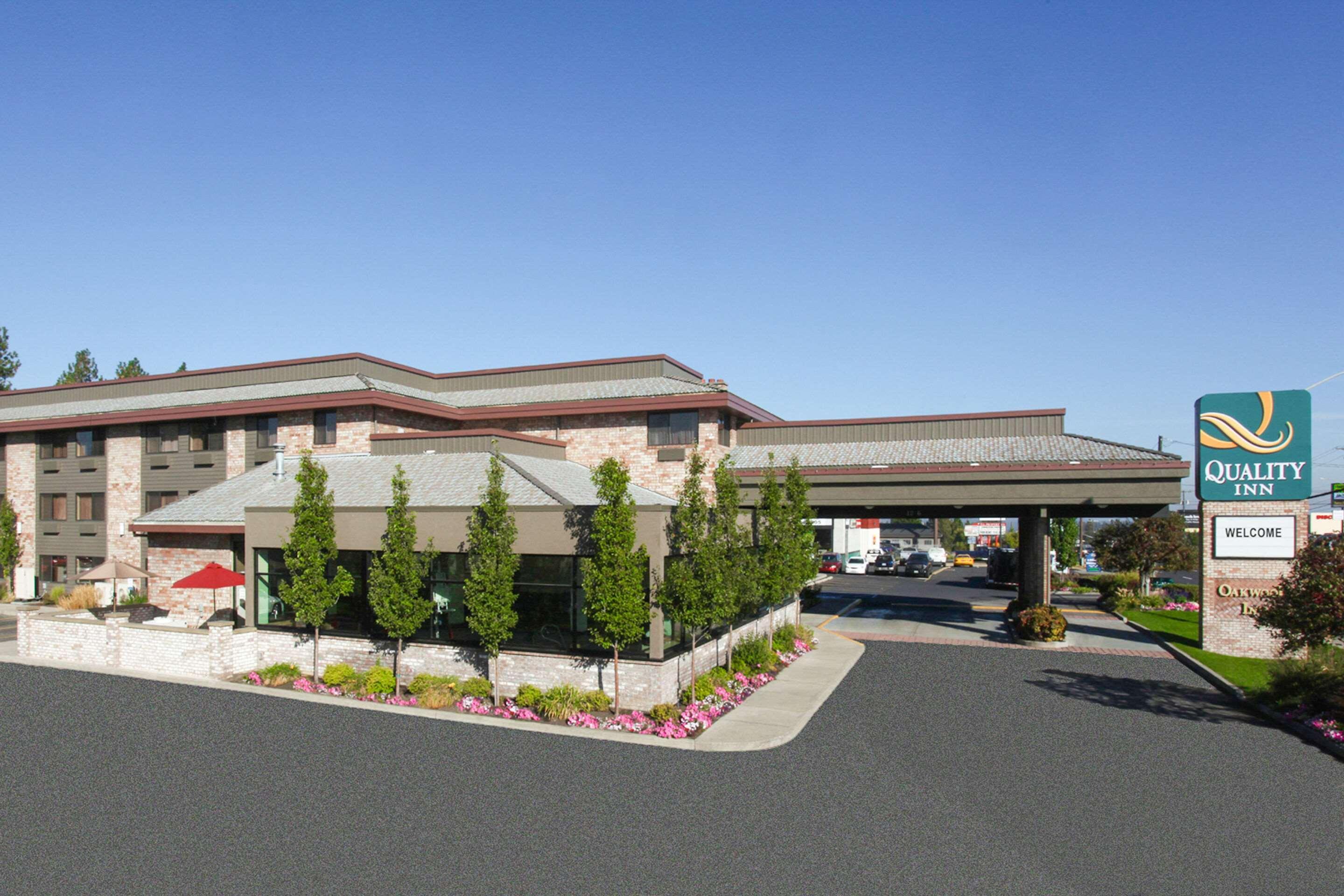 クオリティ イン オークウッド Fairwood エクステリア 写真